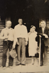 Слева направо: Николай, староста Даниил, казначей Татьяна, Денис (1989 г.)